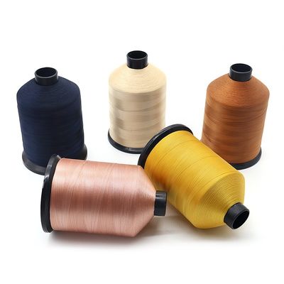 Шаблон окрашенный Tex35 Tex45 Tex70 Высокопрочная многоцветная связная нейлоновая нить для дивана