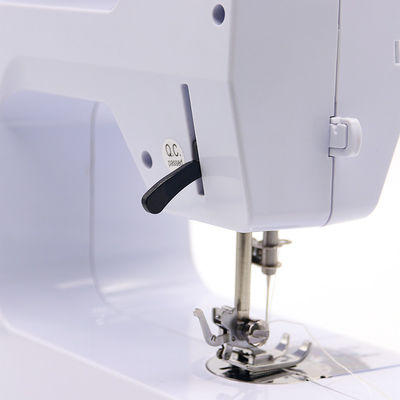 Мини швейная машина UFR-737 6V 1.2A с аккумуляторным питанием